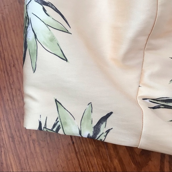 Forever21 Plus Yellow Birds of Paradise Palm Sleeveless Crop Top - Picture 2 of 6